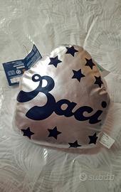 Cuscino a forma di bacio con zip