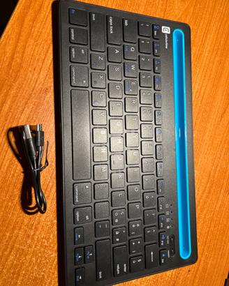 Tastiera Bluetooth con batteria ricaricabile