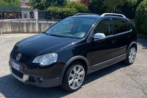 Polo cross