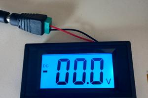 Voltmetro da pannello 