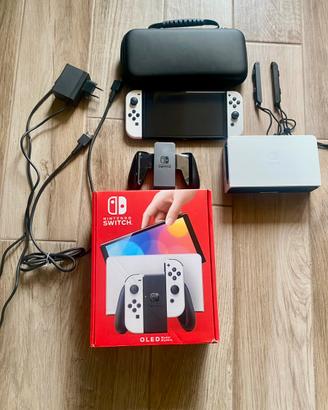 Nintendo Switch OLED + Minecraft pari al nuovo