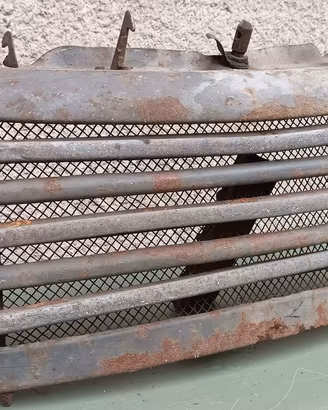 Griglia frontale mascherina calandra Fiat d'epoca