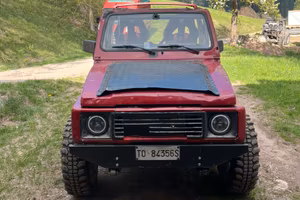 Suzuki Samurai con ricambi