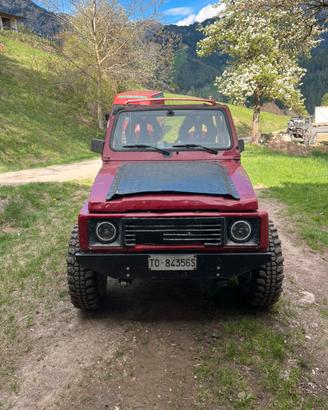 Suzuki Samurai con ricambi