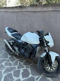 Moto 7590