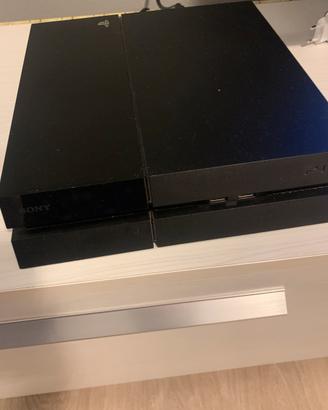 PS4 console + joystick