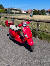 Vespa 150 lx rossa