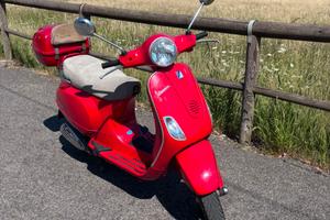 Vespa 150 lx rossa