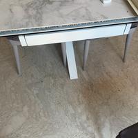 cucina più tavolo e sedie