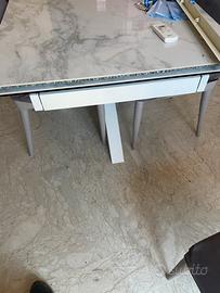 cucina più tavolo e sedie