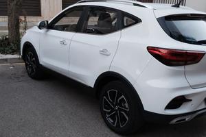  MG ZS Luxury Turbo Cambio automatico 