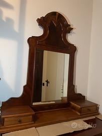 Specchiera in legno antica con cassettini