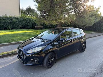 Ford fiesta titanium Diesel 2015