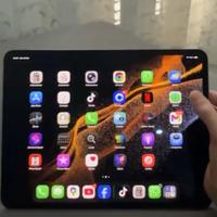 IPad pro M5 13” nero siderale + magic keyboard
