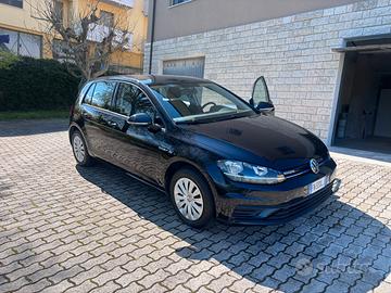 Golf 7,  nera, TGI metano, in perfetto stato!!