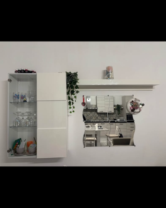 Sala da pranzo con Mobile tv, vetrina mensola spec