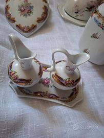 Set in ceramica a tema floreale