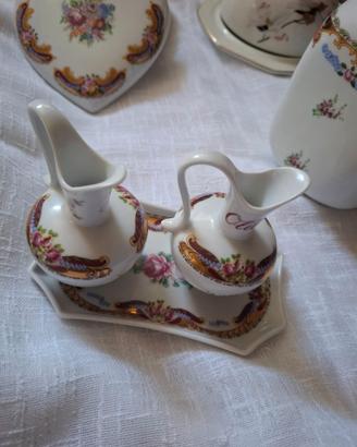 Set in ceramica a tema floreale