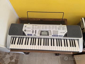 Tastiera elettronica Casio CTK-496 con 61 tasti di