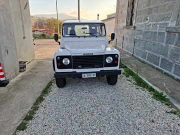 Land rover defender 90