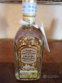 Goldwasser liquore con scaglie d'oro