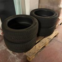 Gomme Pirelli Scorpion 255/45/R20 Invernali