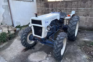 TRATTORE LAMBORGHINI