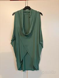 Top smanicato drappeggiato verde
