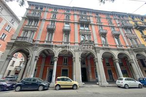 Appartamento a Torino Via Paolo Sacchi 5 locali