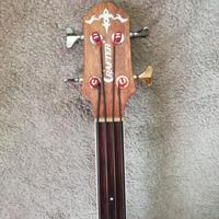 Basso acustico fretless