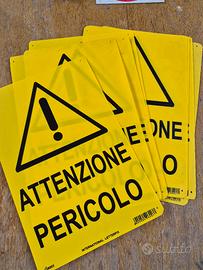 cartelli segnaletici pericolo