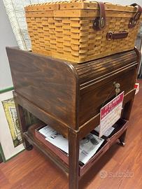 3 Mobiletti a schedario in legno con serrandina