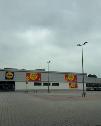 Immobile di 1500 m² con 1 locale a Alessandria