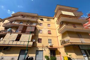 3 LOCALI A TORRE DEL GRECO