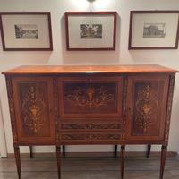 Mobili tipo Maggiolini fine 800