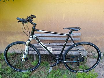 Bicicletta da trekking KTM