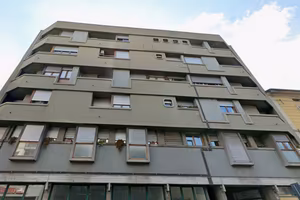 Monolocale con posto auto a Lecco