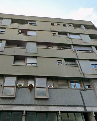 Monolocale con posto auto a Lecco