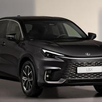 Musata e porte lexus LBX