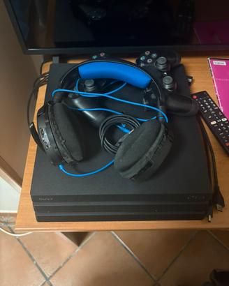 PS4 Pro 1TB + 2 Controller + Cuffie Turtle Beach