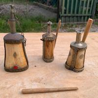 Antichi contenitori porta kohl