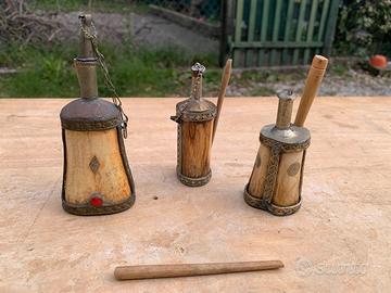 Antichi contenitori porta kohl