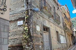 Immobile in Fiumedinisi