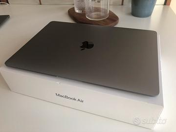 Macbook Air 13.3” (i3, Retina, 2020)