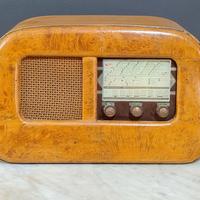 radio d'epoca in radica imcar wonder anni 50