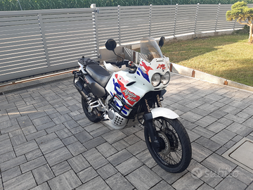 Africa Twin 750 rd07a