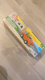 Auto con roulotte in legno