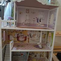 casetta per bambole in legno 