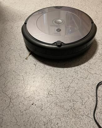 Robot aspirapolvere roomba 697