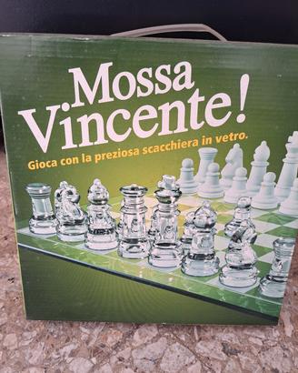 Gioco  degli Scacchi con 32 pezzi in vetro